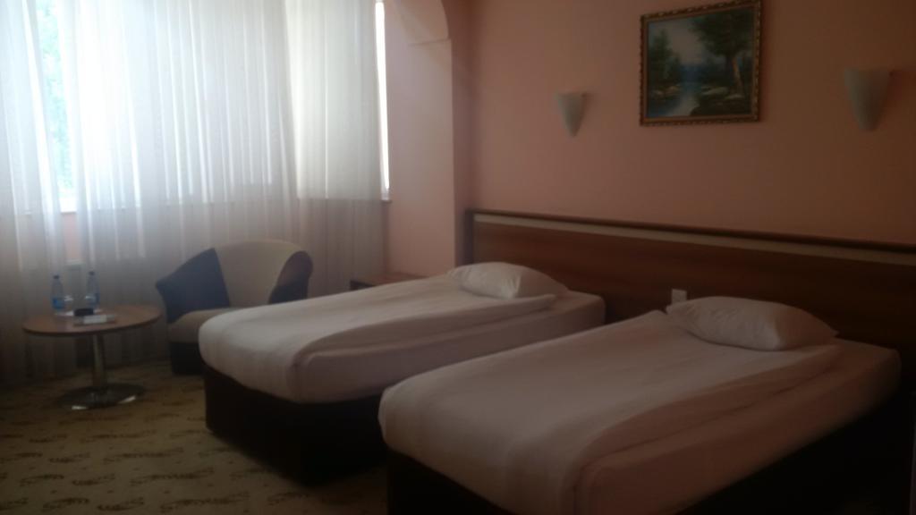River Side Hotel Mingachevir Bilik gambar